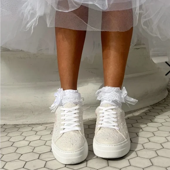 NEW IN BOX Betsy Johnson SIDNY all-over pearl platform sneaker! - Picture 2 of 6